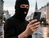 Мошенники звонят пенсионерам по видеосвязи