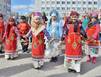 И василек в детской руке