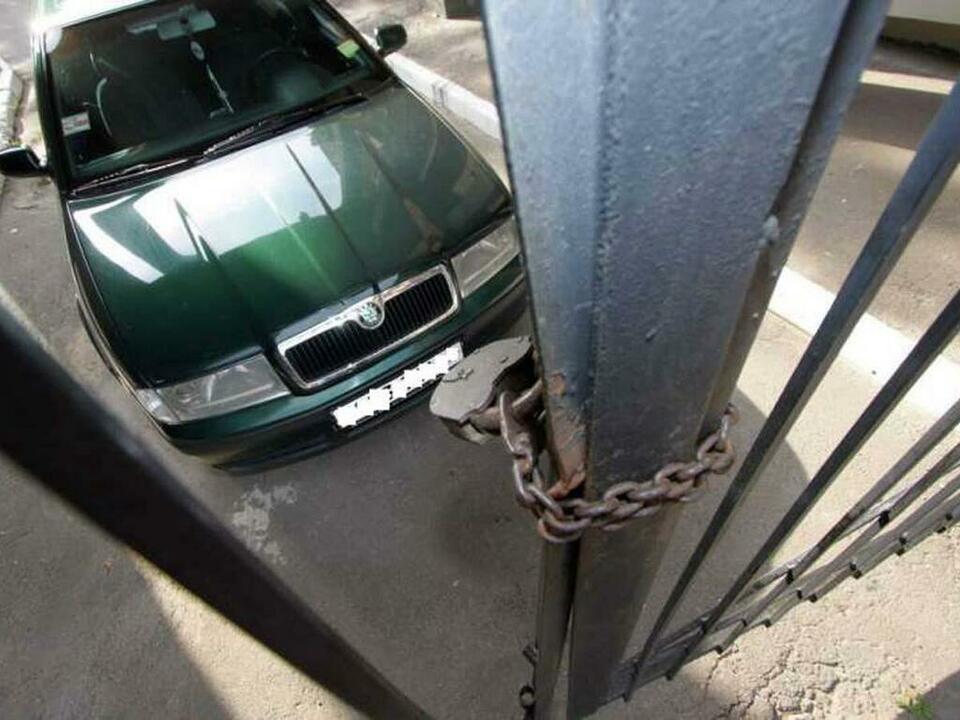 У неплательщиков за услуги ЖКХ задерживают автомобили. У неплательщиков за услуги ЖКХ задерживают автомобили.