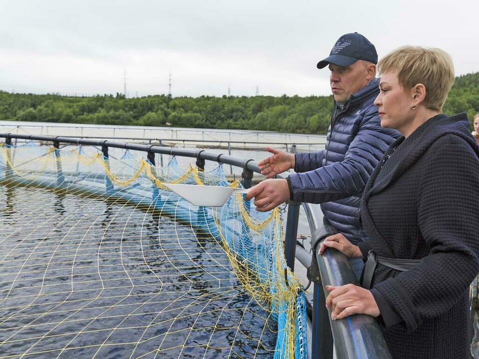 Губернатор Марина Ковтун и директор &laquo;Причального&raquo; Игорь Бойко.