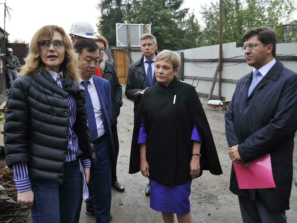 Ремонт одной из визитных карточек региона на постоянном контроле областного правительства. Ремонт одной из визитных карточек региона на постоянном контроле областного правительства.