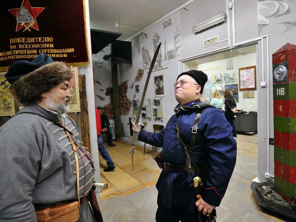 «Ночь искусств» объединила героев разных эпох. «Ночь искусств» объединила героев разных эпох.