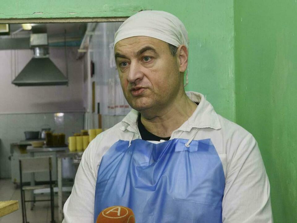 Повар Игорь Ифраимов: «Готовить научился в колонии». Повар Игорь Ифраимов: «Готовить научился в колонии».