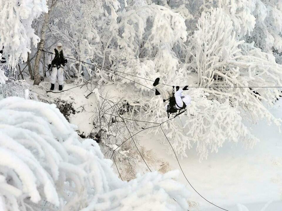 Переправа через реку.
