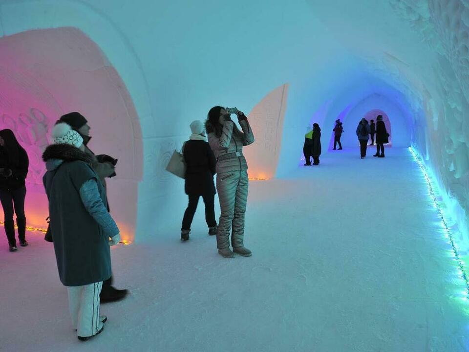 В таинственных лабиринтах. В таинственных лабиринтах.