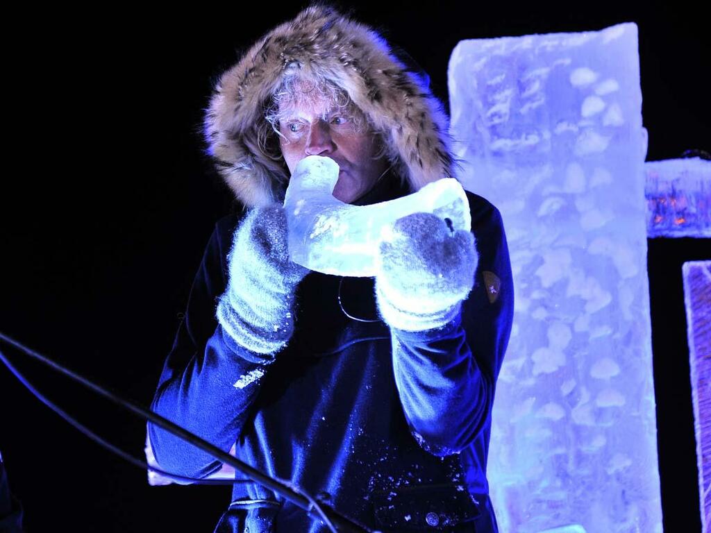 Ледяной горн издает леденящие душу звуки. Ледяной горн издает леденящие душу звуки.
