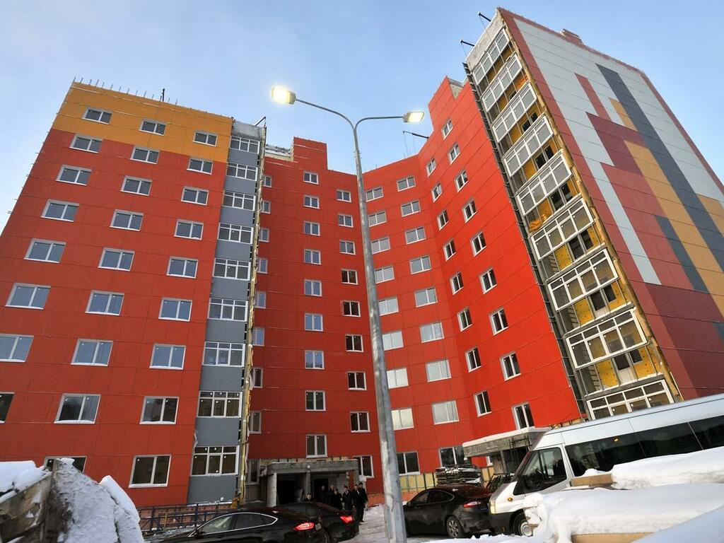 В новом доме 90 квартир для сотрудников Кольской АЭС и Росгвардии. В новом доме 90 квартир для сотрудников Кольской АЭС и Росгвардии.