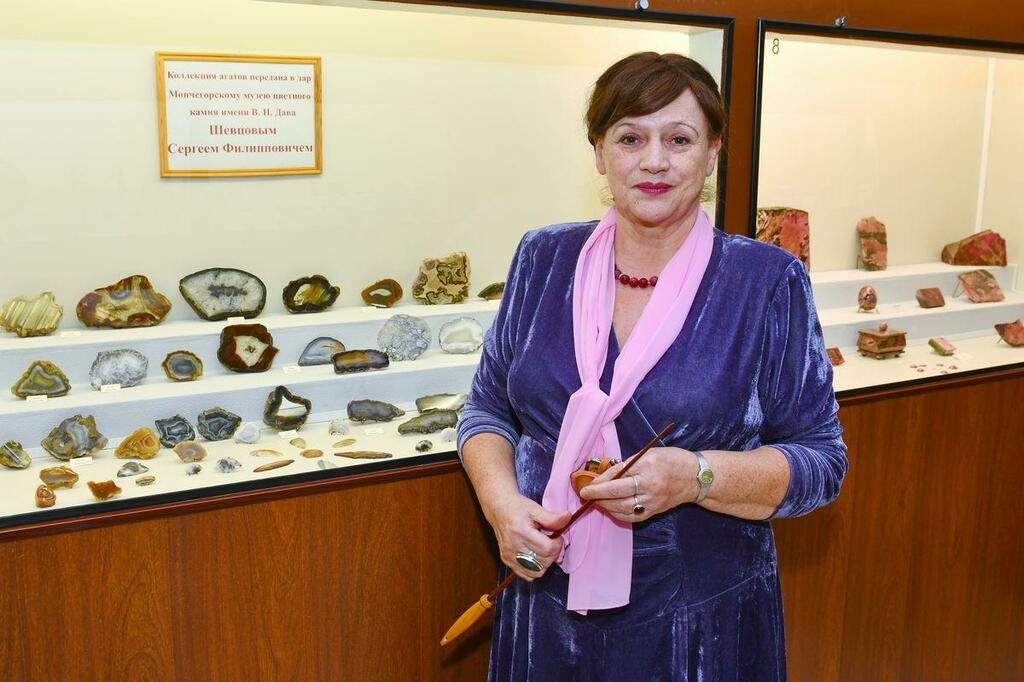 Элеонора Гостева - главный хранитель музейных предметов.