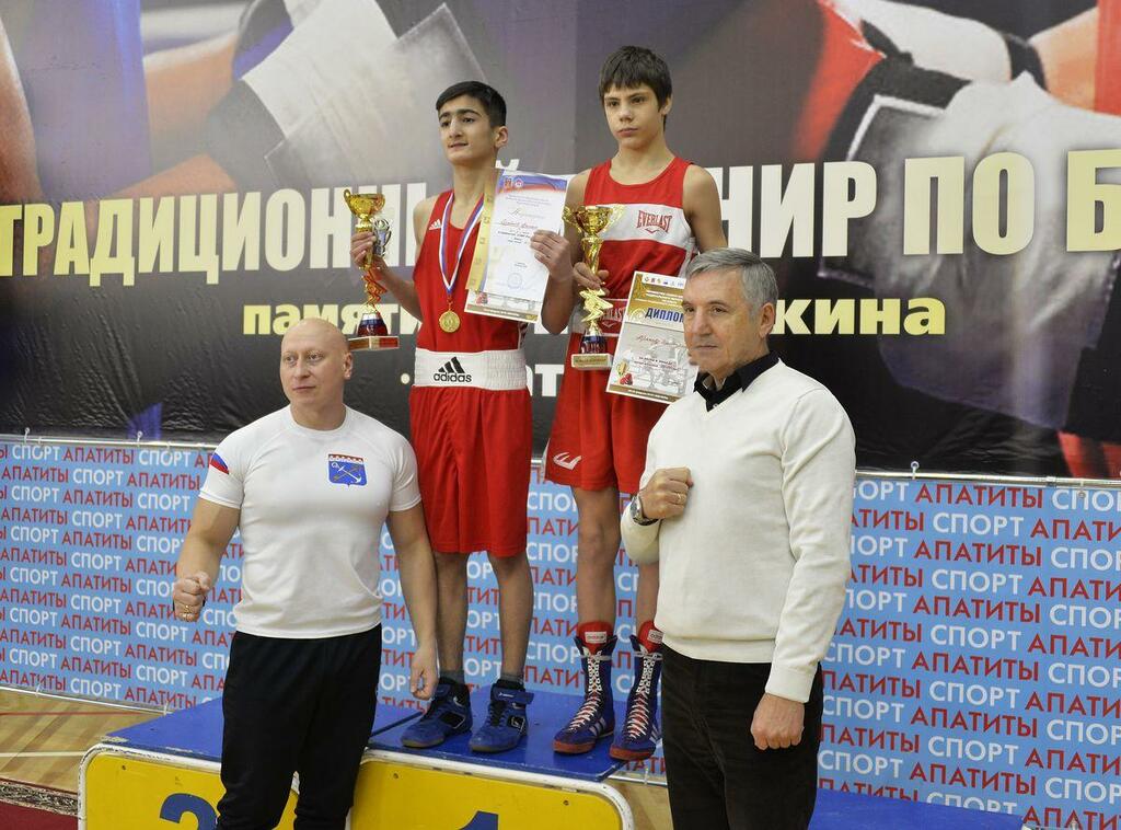 Шлиссельбуржец Азамат Гусейнов и кировчанин Дмитрий Абрамов получили еще и специальные