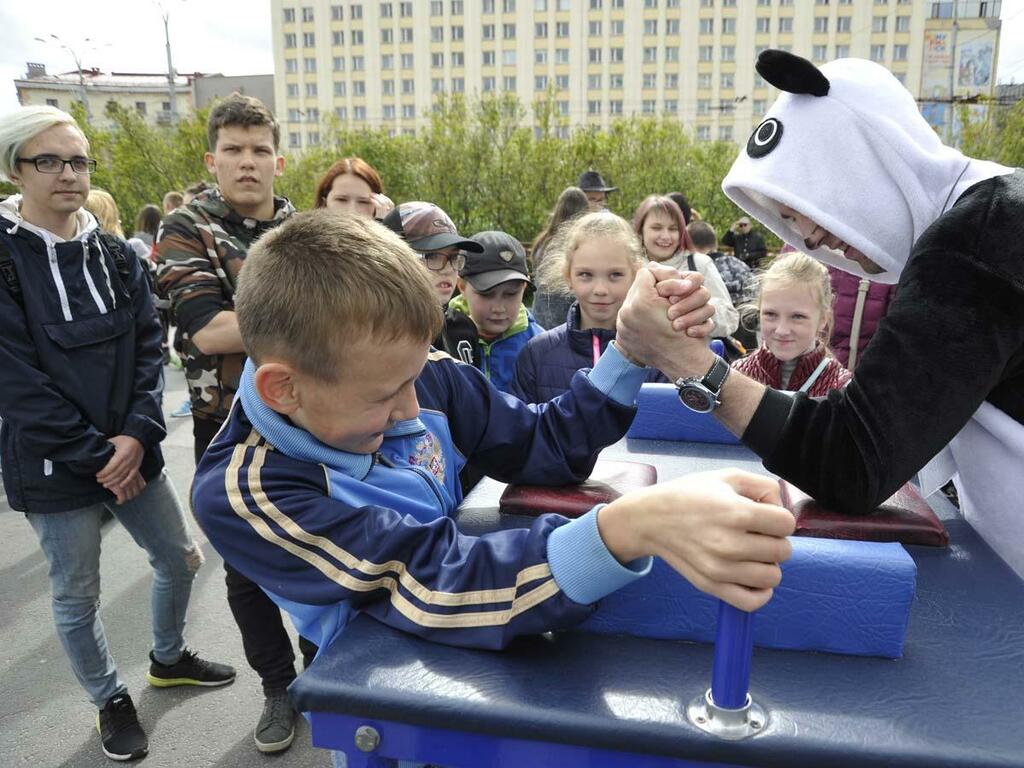 Мал да удал! Мал да удал!