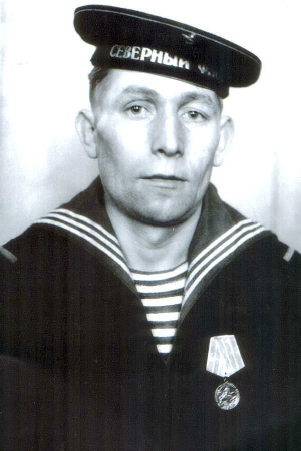 Александр Евгеньевич Кувакин, п/ов Рыбачий, 17 марта 1945, Май-гора, 145 ОАД 556-я батарея. Александр Евгеньевич Кувакин, п/ов Рыбачий, 17 марта 1945, Май-гора, 145 ОАД 556-я батарея.