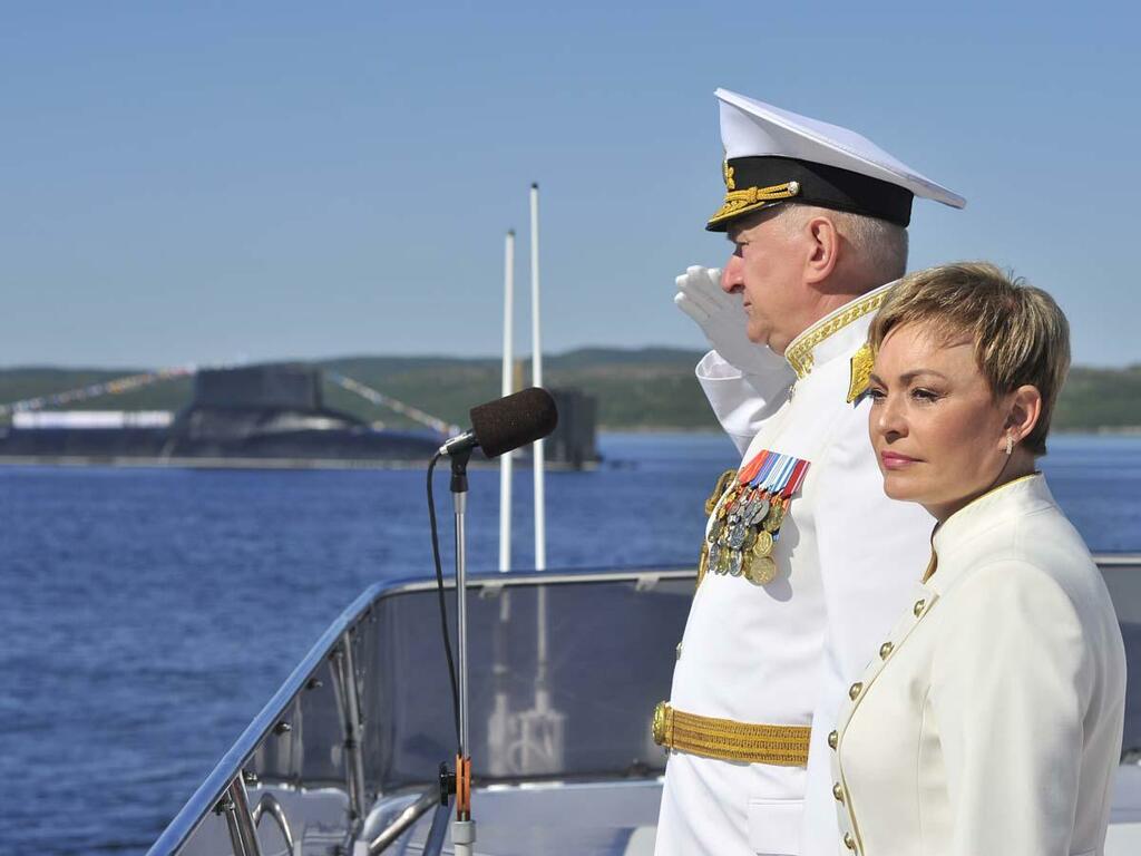 Николай Евменов и Марина Ковтун на военно-морском параде. Николай Евменов и Марина Ковтун на военно-морском параде.