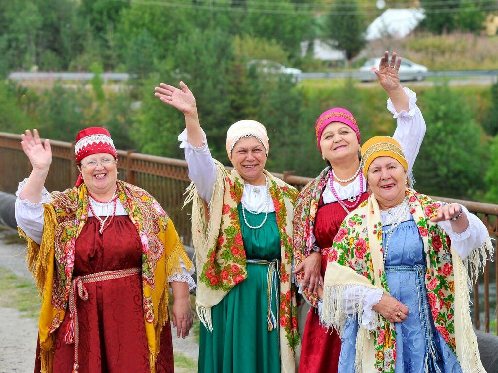 Зеленоборский прощается с путешественниками. Зеленоборский прощается с путешественниками.