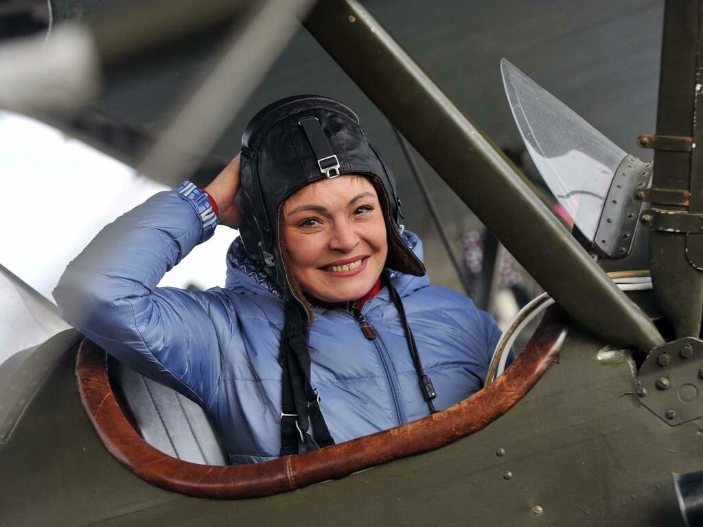 Марина Ковтун на выставке техники времен Великой Отечественной войны. Марина Ковтун на выставке техники времен Великой Отечественной войны.