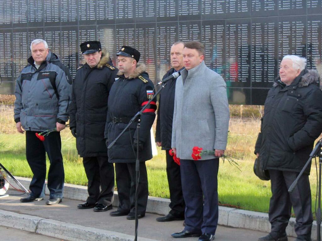 У микрофона ветеран войны Борис Глыбин. У микрофона ветеран войны Борис Глыбин.