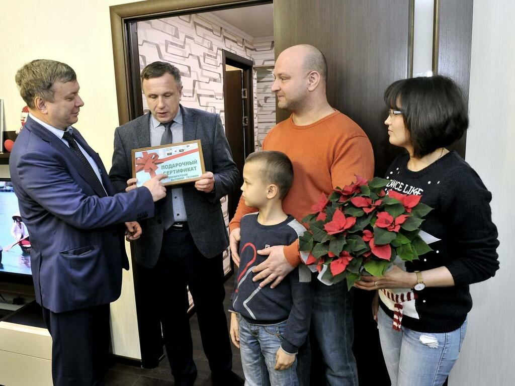 Валерий Перетрухин, Евгений Тарбаев, Денис, Татьяна и Артем Павловы.