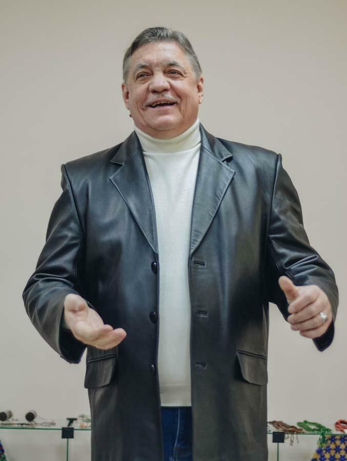 Сергей Гронский читал свои стихи невероятно обаятельно.