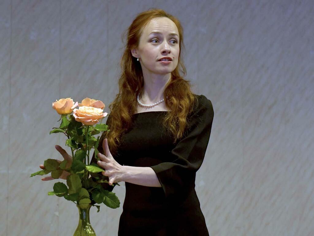 Елена Оленёва.