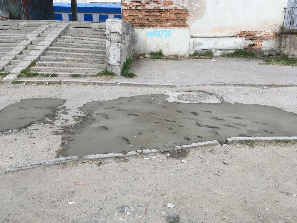 "Бетонные" ямы в Апатитах, фото ВК
