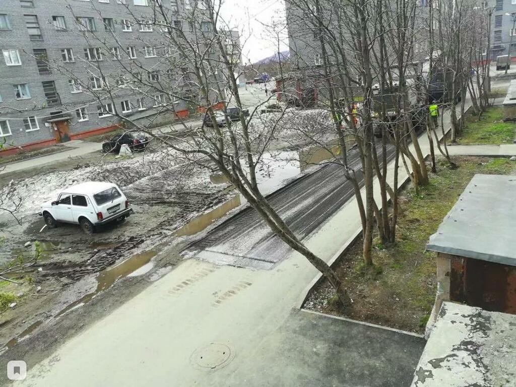 Кировск, вскрыли новое дорожное полотно, фото ВК.