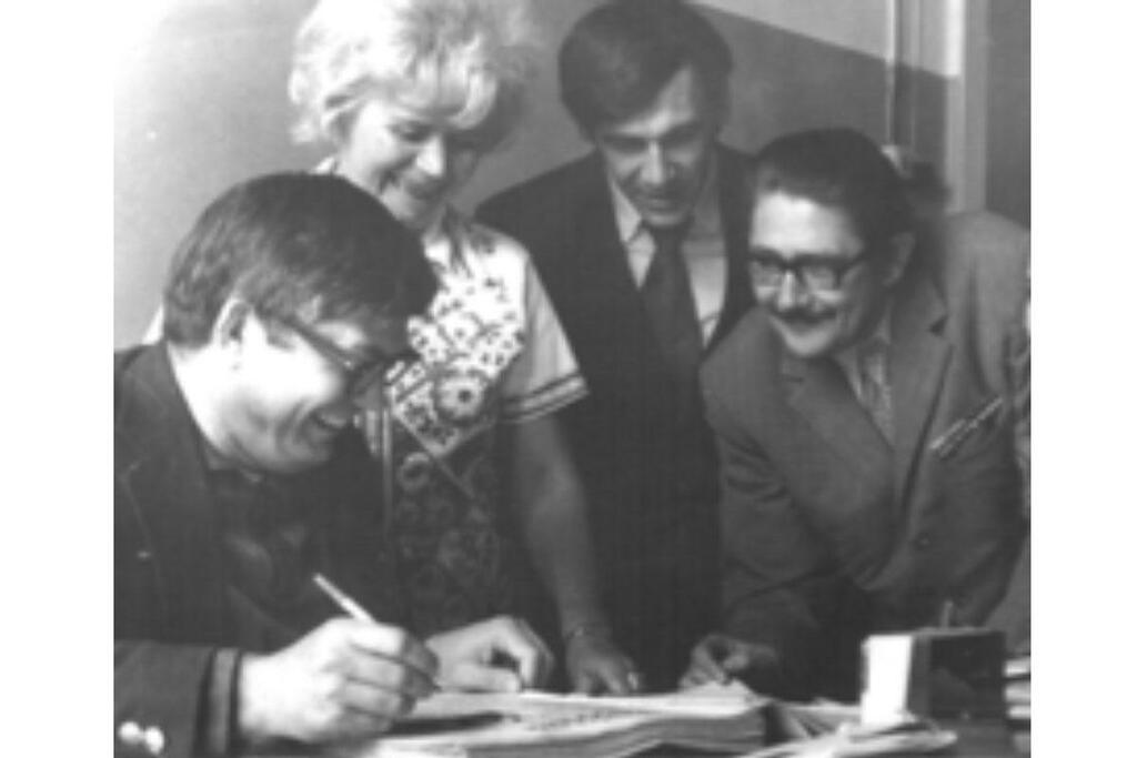 Редакция газеты «Кировский рабочий». Слева направо: Вячеслав Ищенко, Айна Рябинина, Вячеслав Сидорин и Владимир Михеев. Фото середины 1970-х годов.