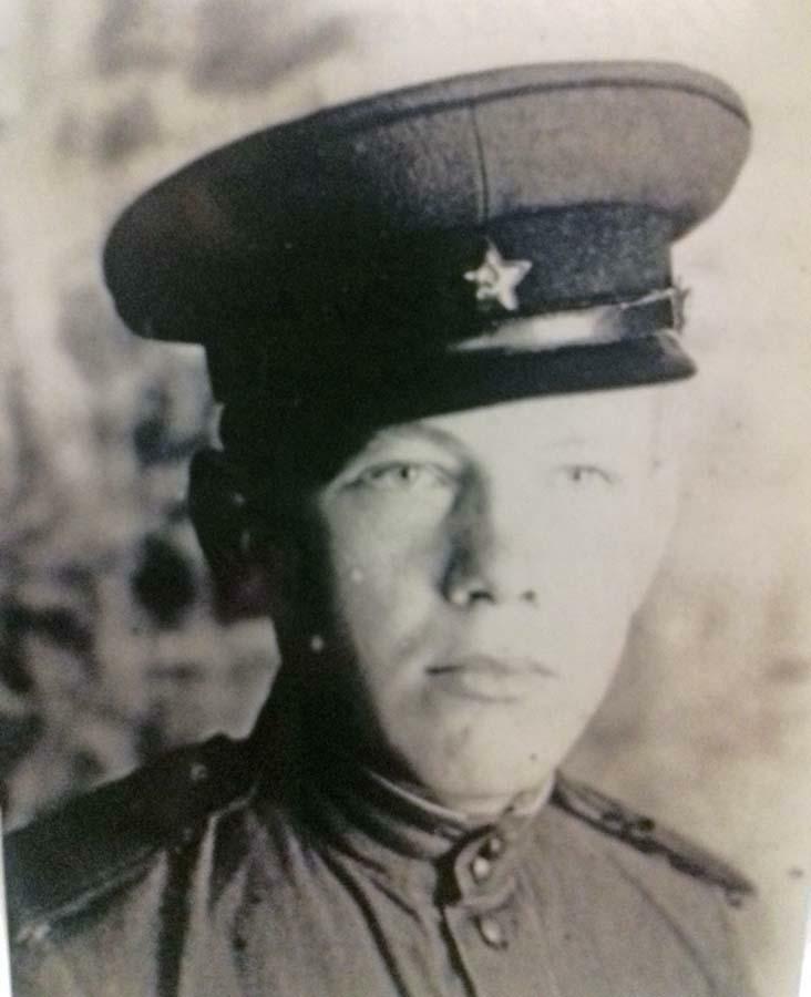 Михаил Кузьмин. 1943 г. Михаил Кузьмин. 1943 г.