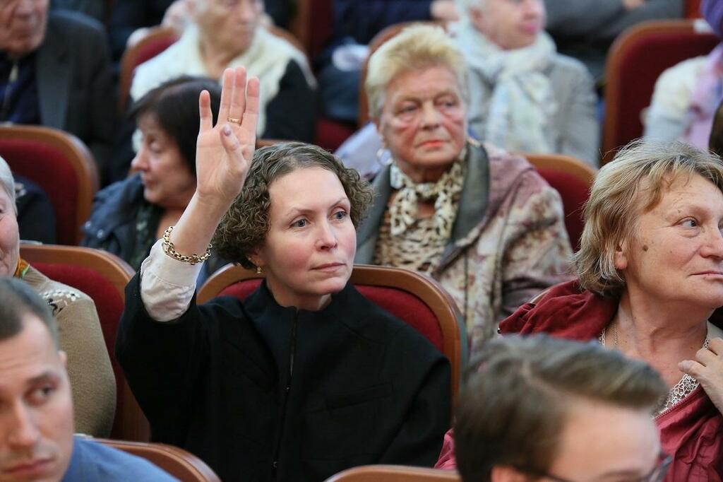 Дмитрий Дубов