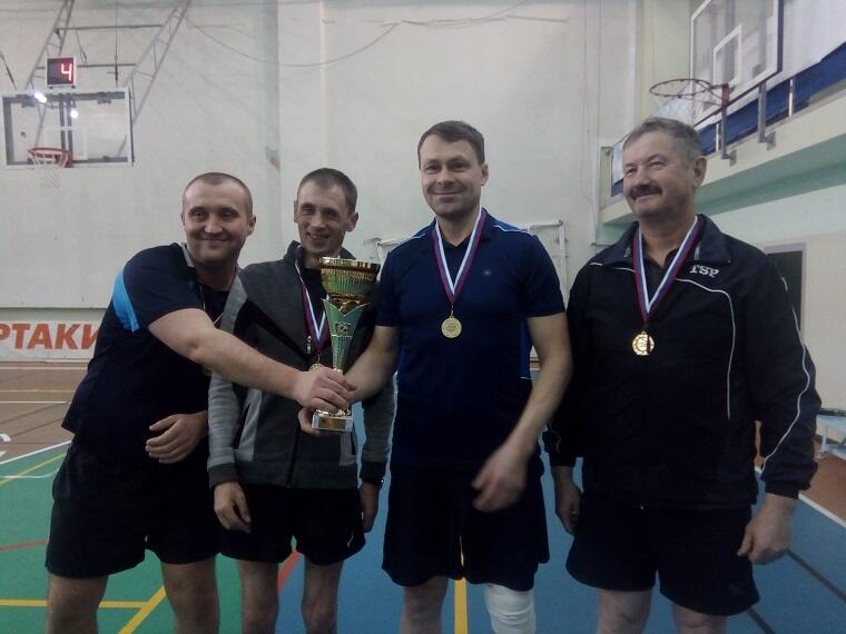 Чемпионы турнира по настольному теннису – команда «Печенгастроя».