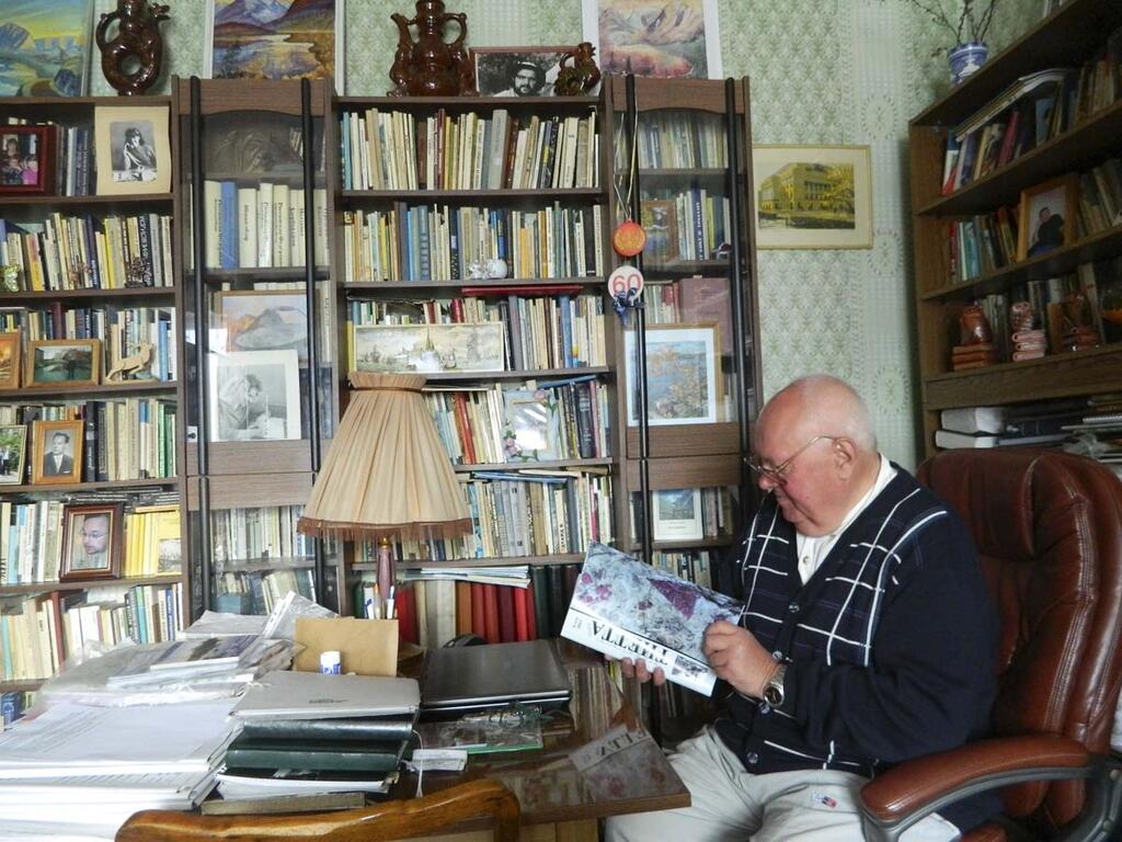 Игорь Красоткин передал свой богатый архив на хранение. Игорь Красоткин передал свой богатый архив на хранение.