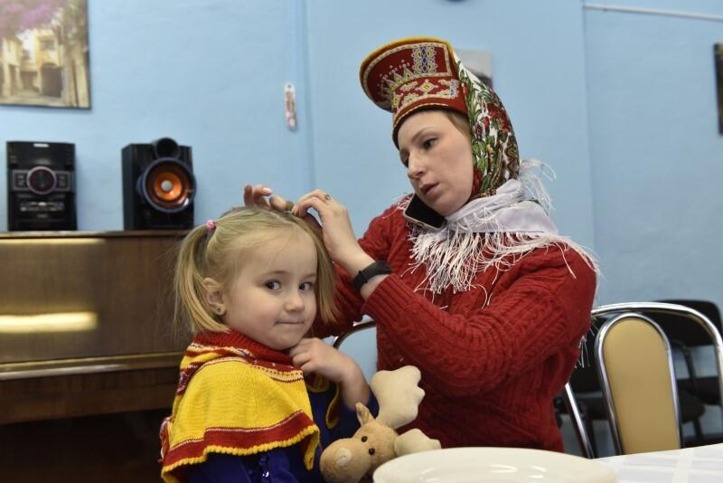 Полина Харыбина с дочкой