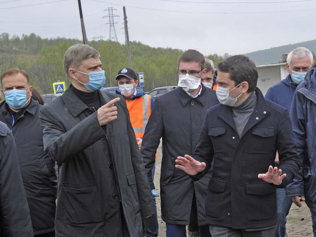 Олег Белозёров и Андрей Чибис обсуждают проблему.