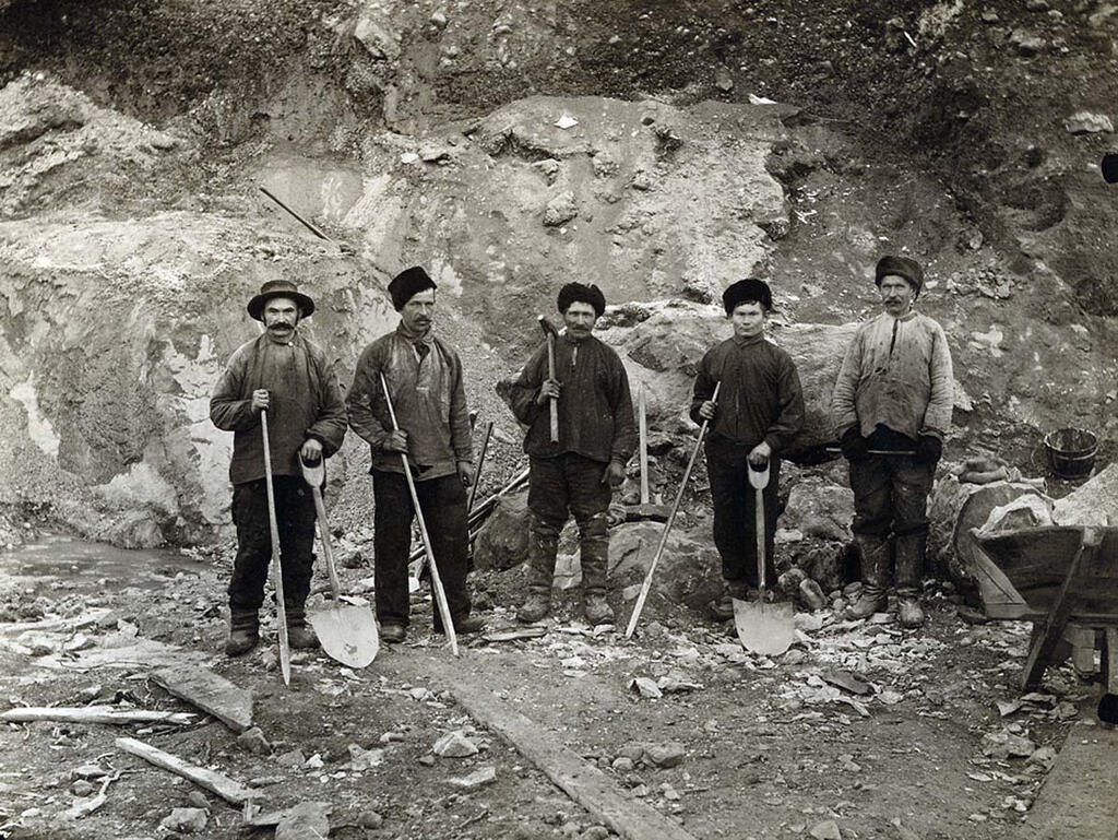 Рабочие комбината «Сюдварангер». Киркенес. 1907 г. Рабочие комбината «Сюдварангер». Киркенес. 1907 г.