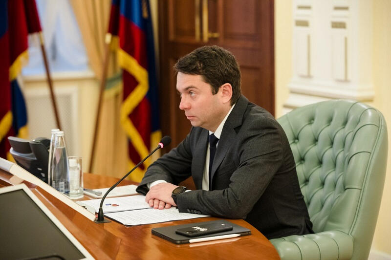 Дмитрий Дубов