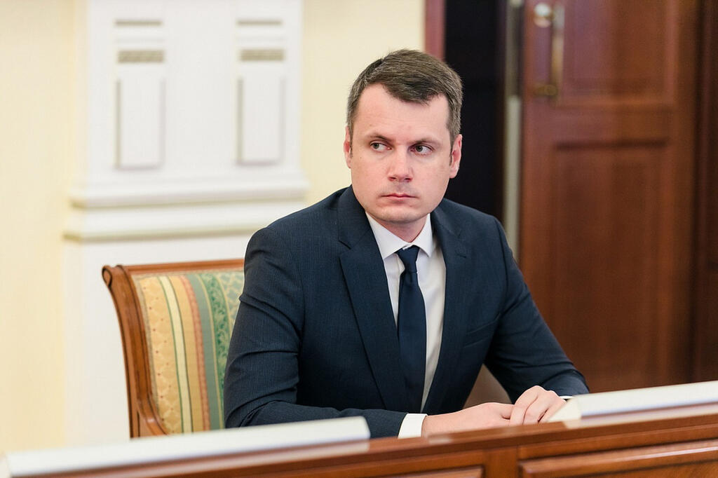 Дмитрия Дубова. Максим Длужневский