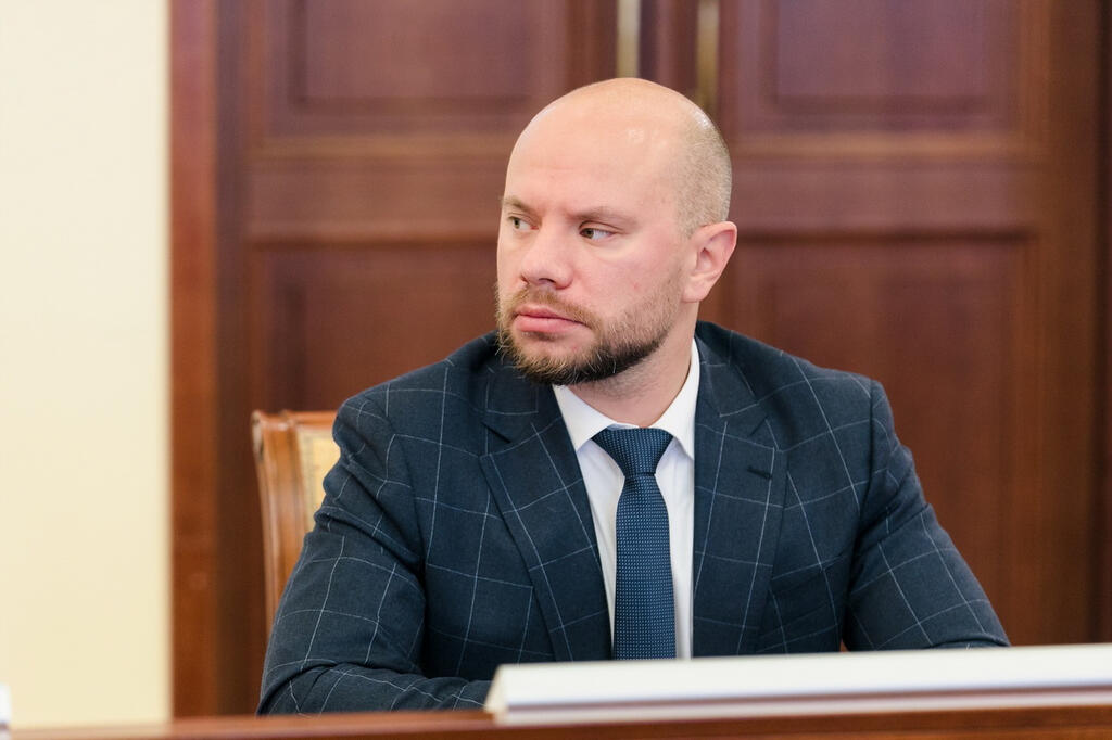 Дмитрия Дубова. Александр Мысин