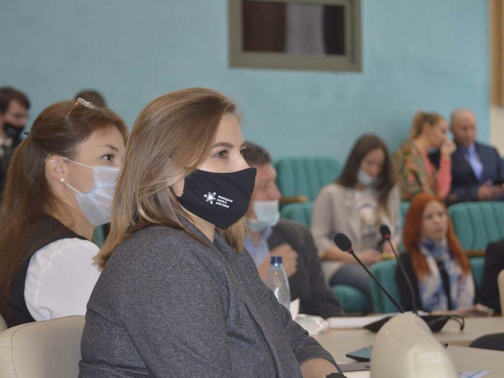Молодые ученые слушали и задавали вопросы. Молодые ученые слушали и задавали вопросы.