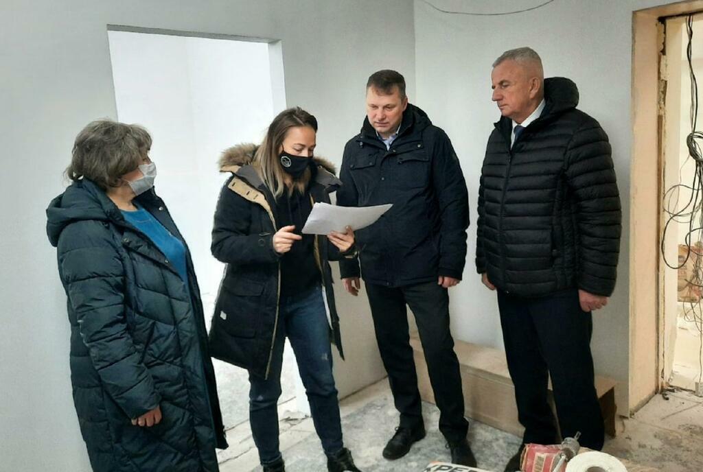 глава ЗАТО Севевроморск Олег Прасов / https://vk.com/id626786971 В помещении на ул.Морской, 10 рабочие уже приступили к чистовой отделке помещений.