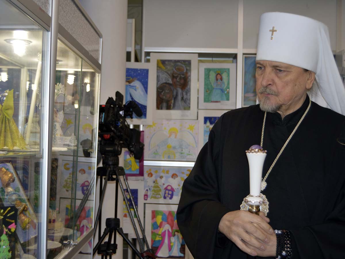 Митрополит Мурманский и Мончегорский Митрофан: «Ангелы, сделанные руками детей, слетелись со всей области». Митрополит Мурманский и Мончегорский Митрофан: «Ангелы, сделанные руками детей, слетелись со всей области».