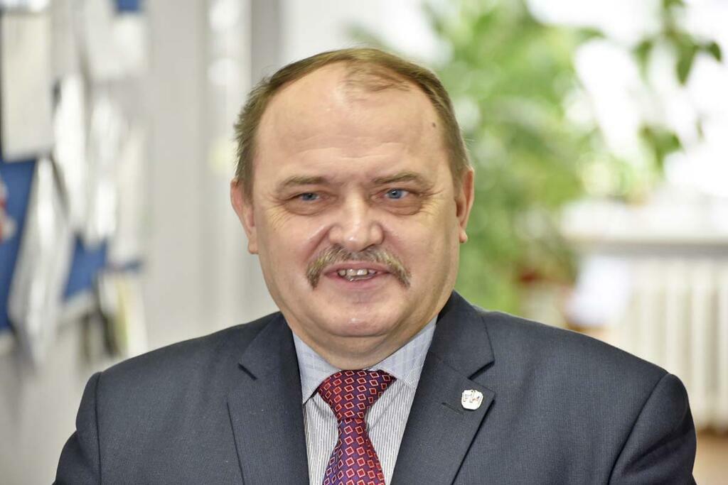 Подполковник в отставке, дважды кавалер ордена Красного Знамени Юрий Гутян.