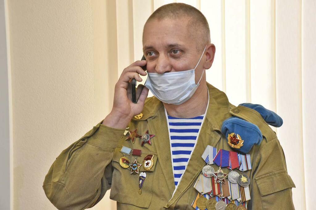 Гвардии сержант в отставке Валерий Лозован.
