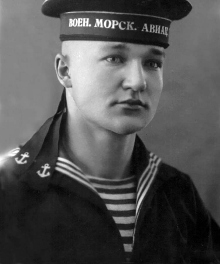 Евгений Францев - курсант военно-морского авиационного училища, 1941 год.