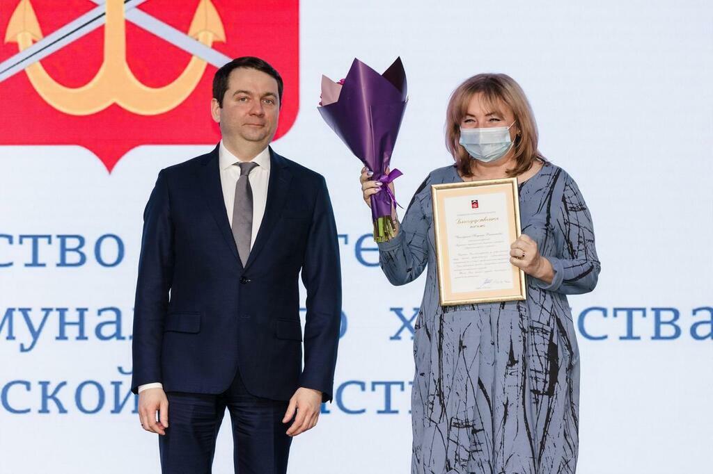 Д. Дубов.