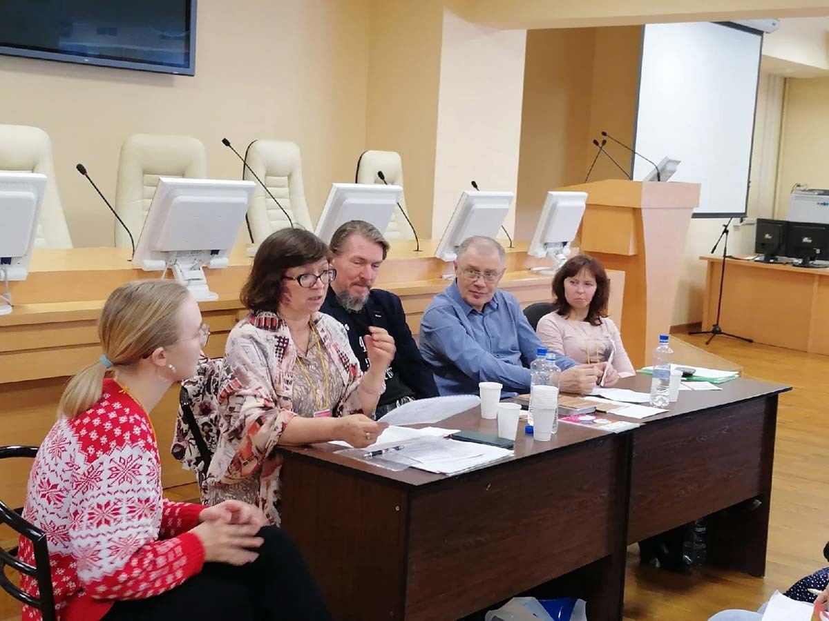 Семинар работает: Надежда Келарева, Нина Ягодинцева, Дмитрий Коржов, Александр Кердан, Ирина Четвергова. Семинар работает: Надежда Келарева, Нина Ягодинцева, Дмитрий Коржов, Александр Кердан, Ирина Четвергова.