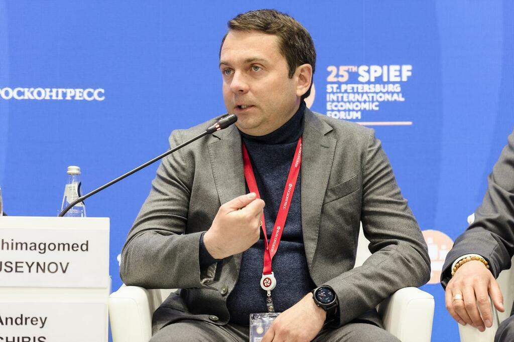 Дмитрий Дубов.