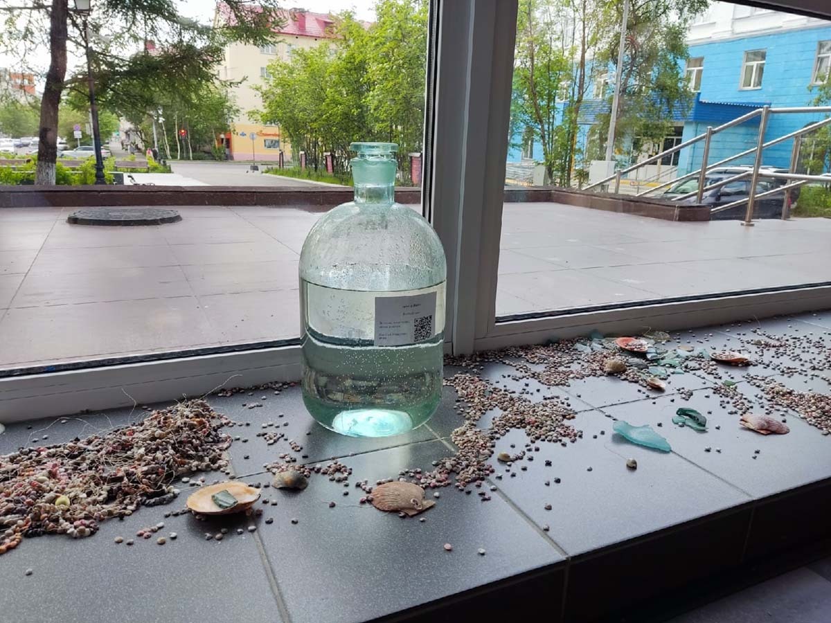 Инсталляция &laquo;Glassy flock&raquo;.