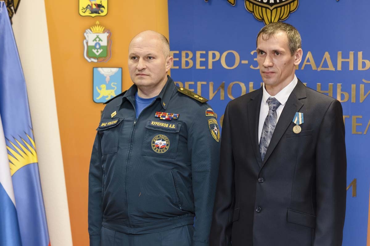 Александр Куренков и Валентин Зимогляд. Фото с сайта gov-murman.ru.
