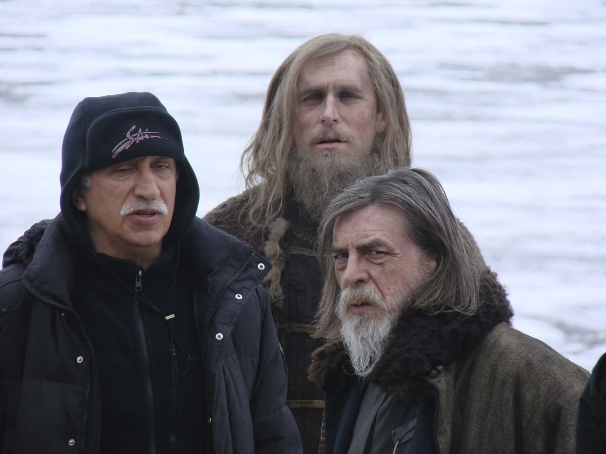Николай Досталь и актеры фильма «Раскол». Николай Досталь и актеры фильма «Раскол».