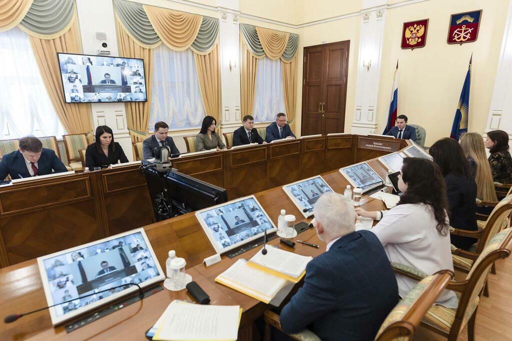 Дмитрия Дубова с сайта gov-murman.ru