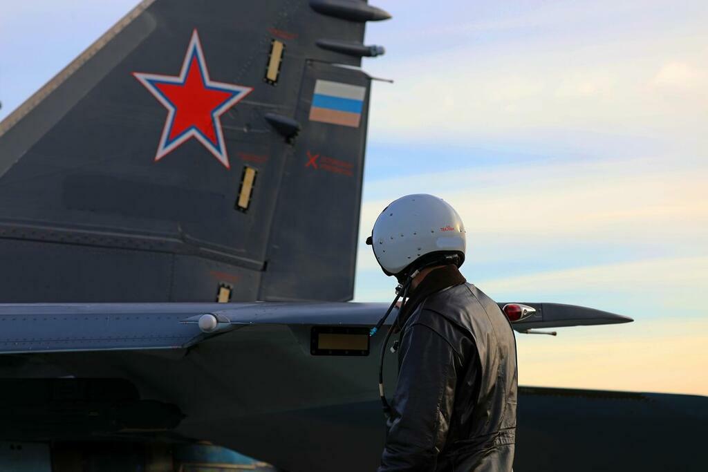 Аварийная стрельба пилотом 17 букв. Пулемёт на истребителе современном. Аварийная стрельба пилотом 17 букв. Пулемет на самолете. Аварийная стрельба пилотом 17 букв.
