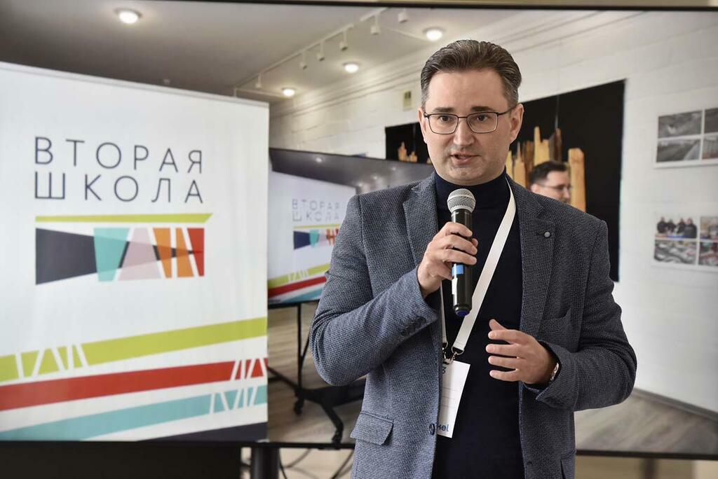 Александр Леонов.